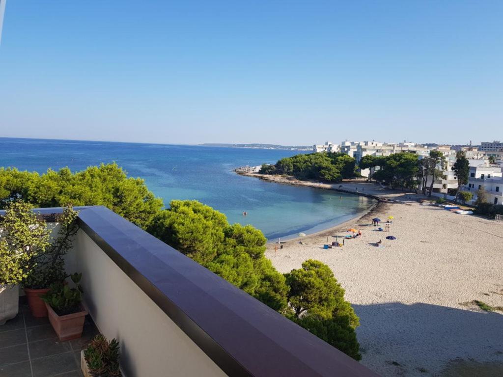 Con Terrazzo Sul Mare E Discesa In A *