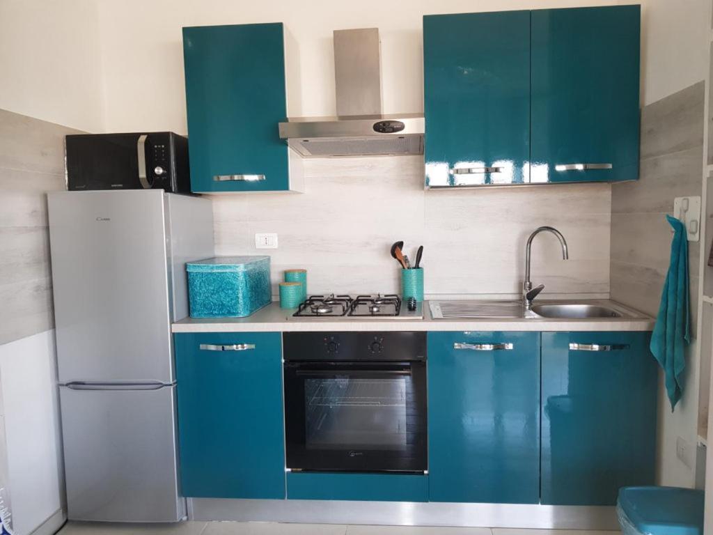 Con Terrazzo Sul Mare E Discesa In A Apartment