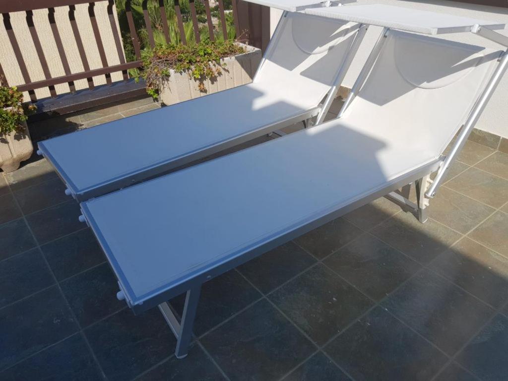 Con Terrazzo Sul Mare E Discesa In A Apartment