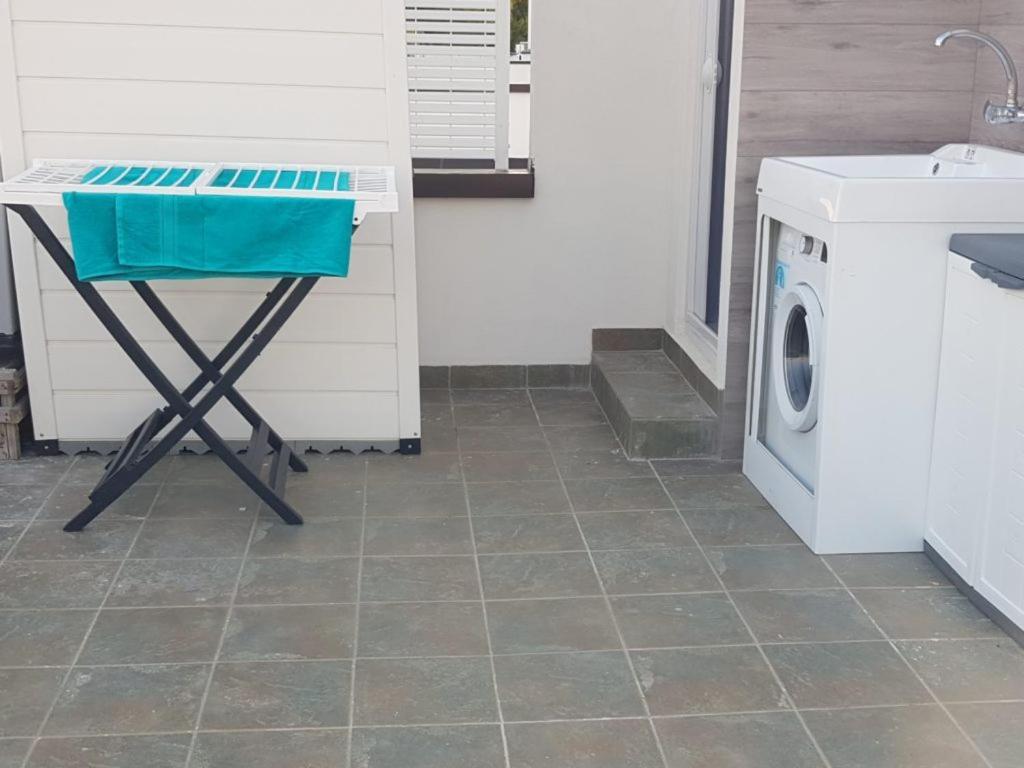 Con Terrazzo Sul Mare E Discesa In A Apartment Gallipoli