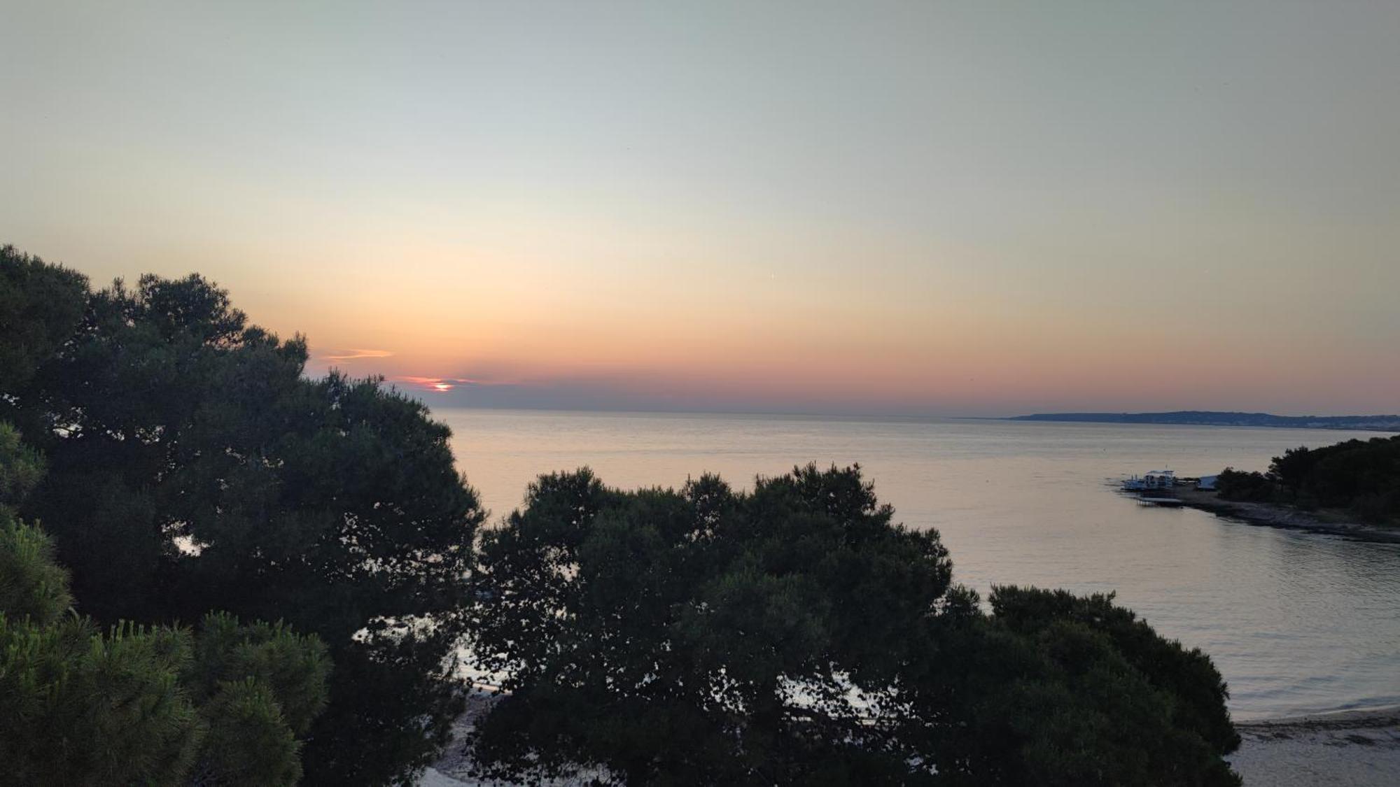 Con Terrazzo Sul Mare E Discesa In A Apartment *
