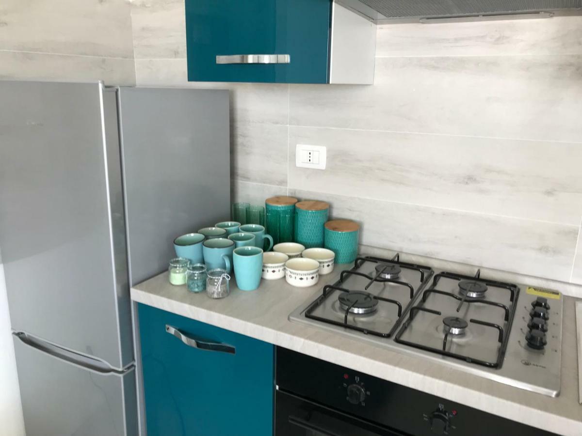 Con Terrazzo Sul Mare E Discesa In A Apartment Gallipoli
